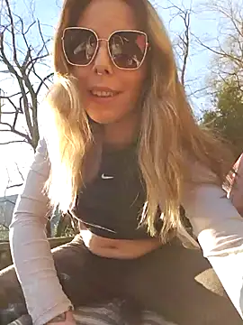 Snapshot of Mia_Railey chatting on February 26, 4:16 pm Mia Railey online show from February 26, 4:16 pm