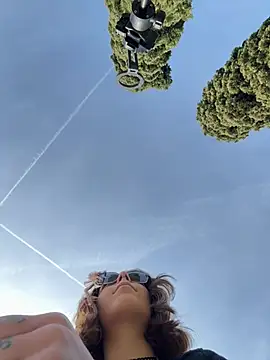 Mia Railey online show from February 22, 1:02 pm