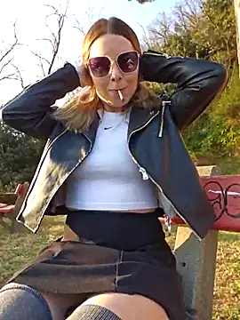 Snapshot of Mia_Railey chatting on March 5, 4:13 pm Mia Railey online show from March 5, 4:13 pm