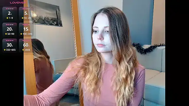 Snapshot of Frosty_Princess chatting on December 5, 2:04 pm Frosty Princess online show from December 5, 2:04 pm