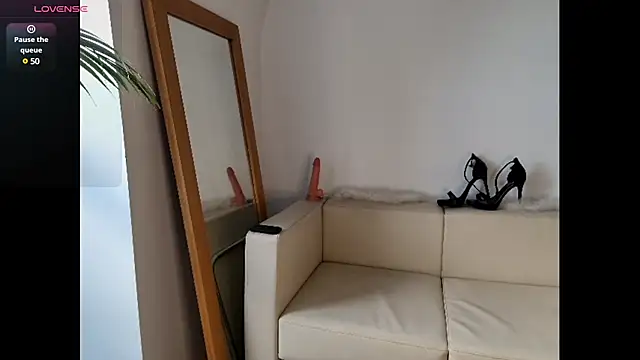 Frosty Princess online show from February 27, 2:10 pm