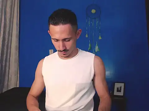 HomeAloneK online show from November 5, 7:39 pm