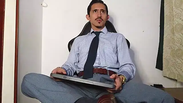 HomeAloneK online show from February 10, 7:35 pm