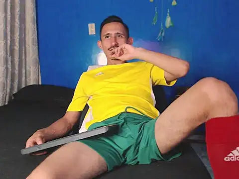 HomeAloneK online show from November 11, 7:30 pm