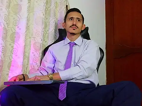 HomeAloneK online show from May 7, 7:39 pm