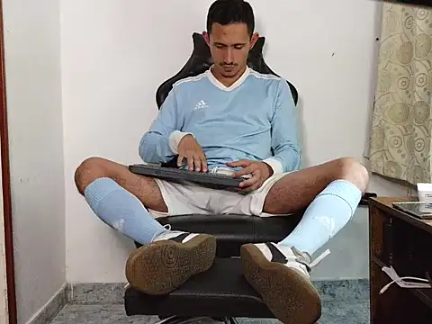 HomeAloneK online show from December 15, 7:31 pm