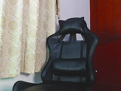 HomeAloneK online show from May 21, 7:44 pm