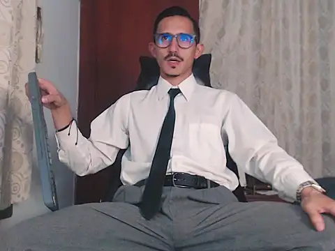 HomeAloneK online show from October 21, 7:57 pm