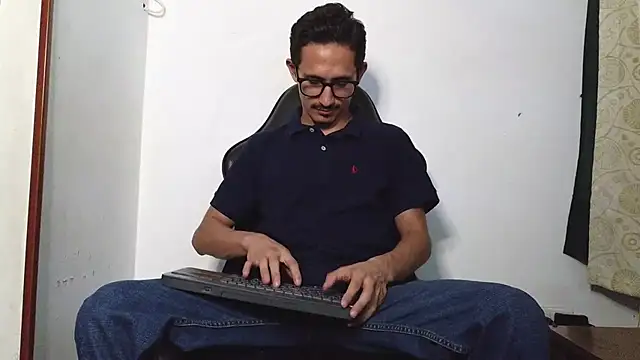 HomeAloneK online show from February 11, 10:20 pm