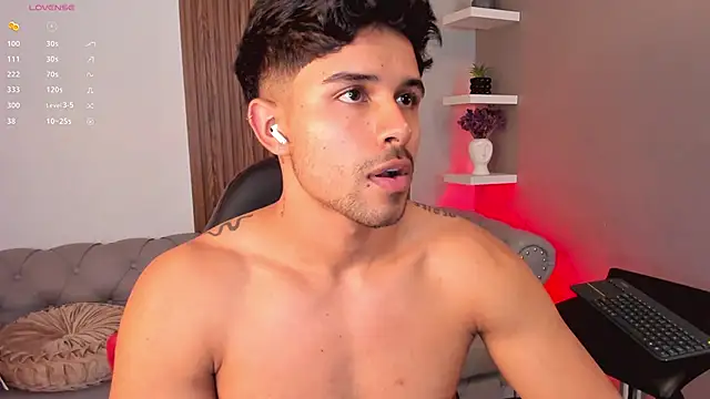 liam collins21 online show from March 12, 5:49 pm