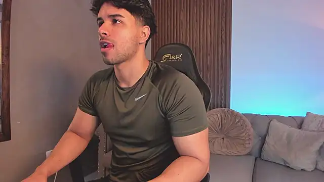 liam collins21 online show from February 23, 11:55 am