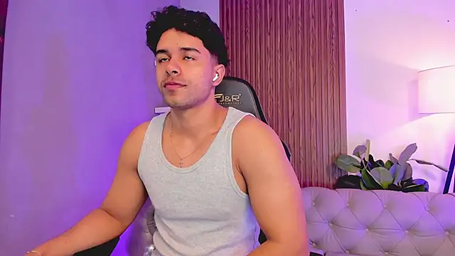 liam collins21 online show from December 15, 11:49 am