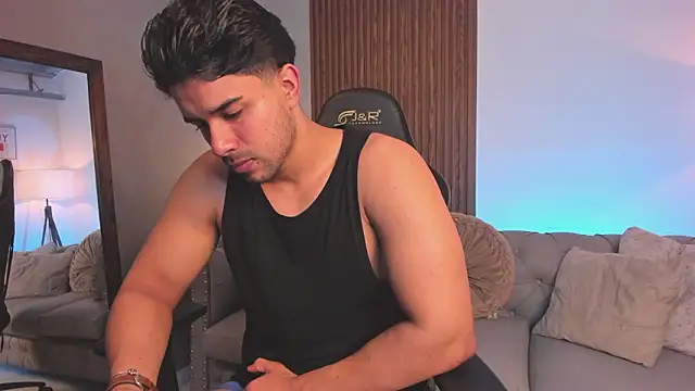 liam collins21 online show from February 22, 11:45 am