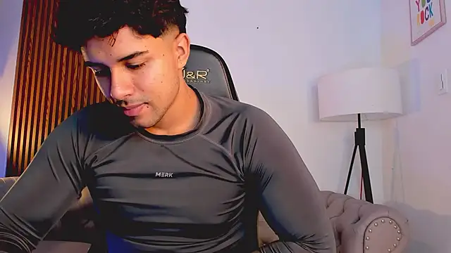 liam collins21 online show from November 3, 11:47 am