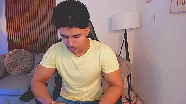 liam collins21 online show from October 26, 11:54 am