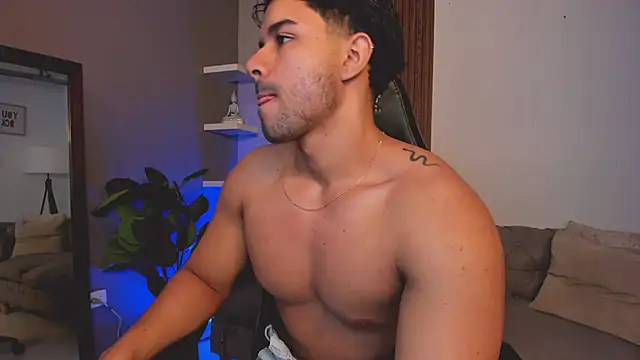 liam collins21 online show from March 14, 11:49 am