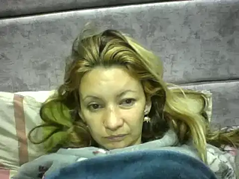 Snapshot of Paulita_x3 chatting on June 27, 10:21 am Paulita x3 online show from June 27, 10:21 am