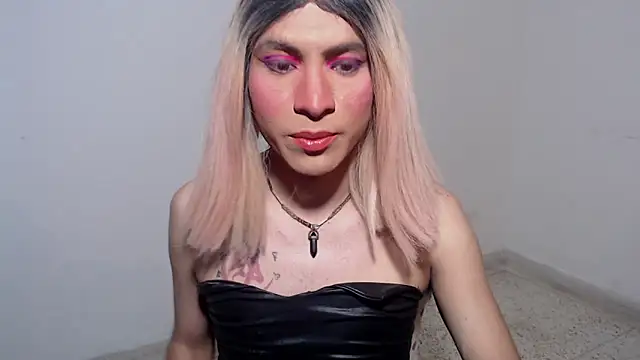 HugeDanex online show from November 25, 4:13 am