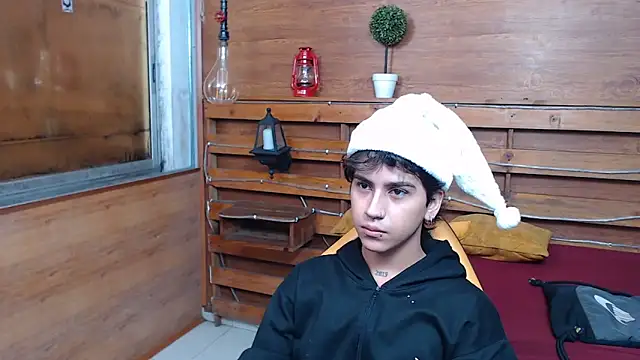 alex 477 online show from December 20, 11:35 am