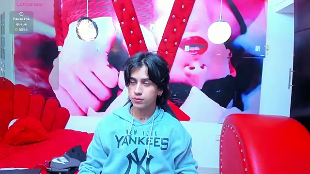 alex 477 online show from March 31, 11:34 am