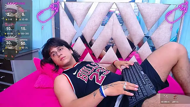 Snapshot of alex_477 chatting on March 1, 5:38 pm alex 477 online show from March 1, 5:38 pm