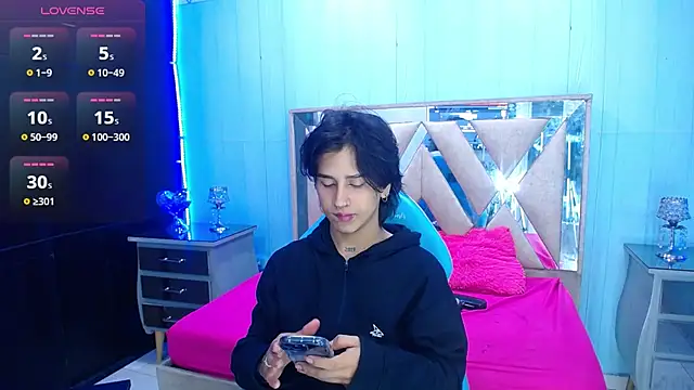 alex 477 online show from April 2, 11:28 am