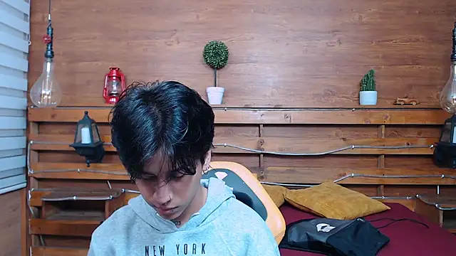 alex 477 online show from January 8, 11:38 am