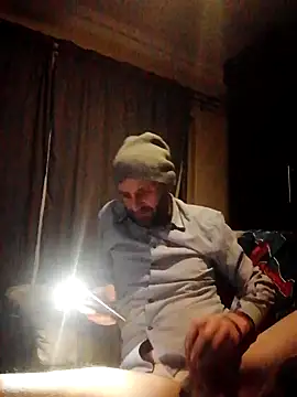 Nawtyslaveteen online show from April 7, 10:55 pm