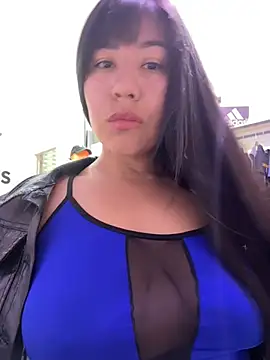 kim monti online show from April 12, 7:06 pm