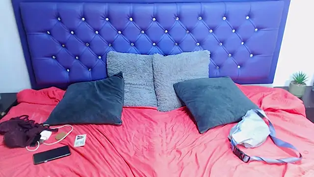 Snapshot of kiwii_nasty chatting on February 27, 1:30 am kiwii nasty online show from February 27, 1:30 am