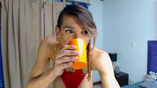 Snapshot of kiwii_nasty chatting on March 15, 12:47 am kiwii nasty online show from March 15, 12:47 am