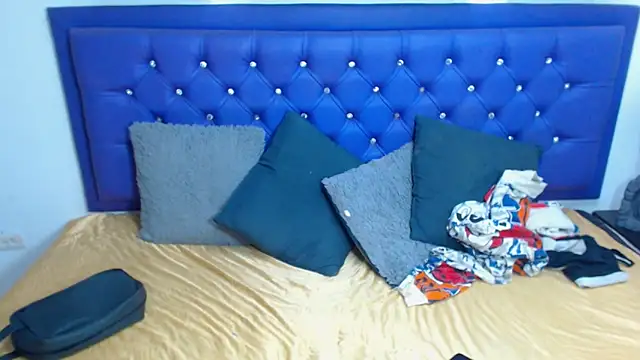 Snapshot of kiwii_nasty chatting on September 18, 11:19 pm kiwii nasty online show from September 18, 11:19 pm