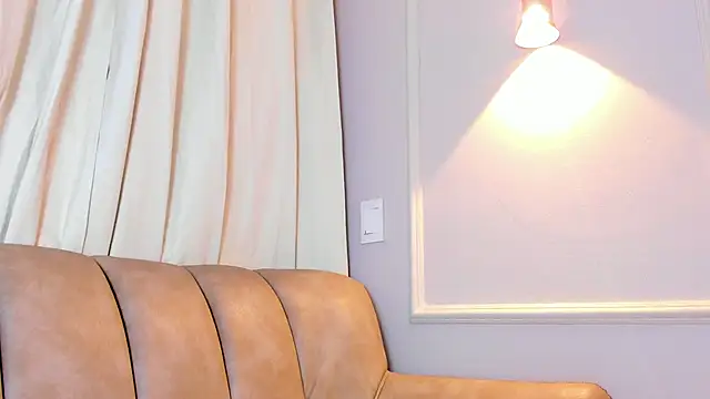 Lia walton online show from December 17, 12:10 pm