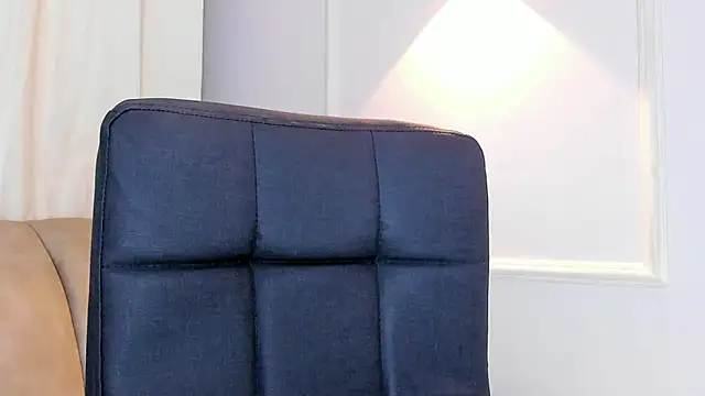 Lia walton online show from February 25, 12:05 pm