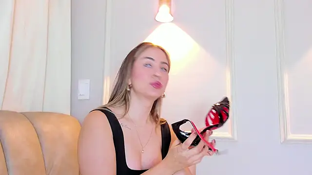 Lia walton online show from December 16, 12:20 pm