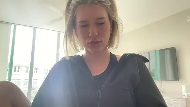 xoxoxjenn online show from March 19, 6:52 pm