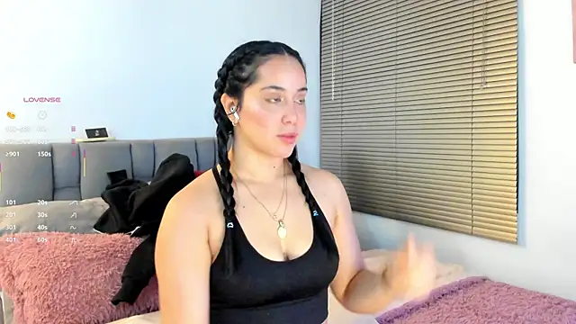 Gigi-bom online show from May 22, 12:30 am