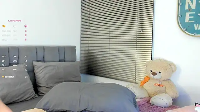 Gigi-bom online show from October 22, 11:25 pm