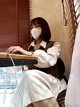 Michiko1 online show from March 8, 8:55 am
