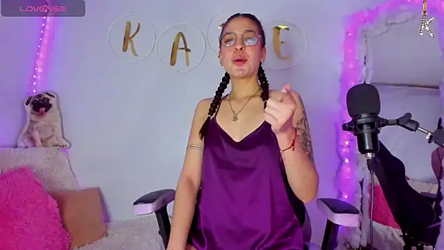 Snapshot of KATERAW chatting on February 20, 4:09 am KATERAW online show from February 20, 4:09 am