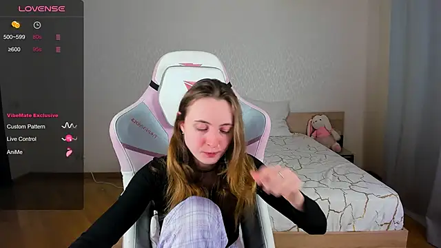 Cowell Adelina online show from November 28, 9:42 am