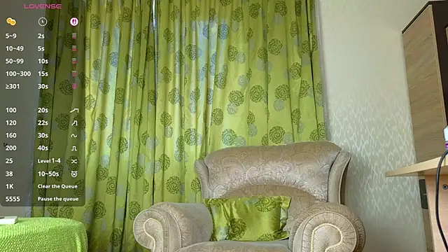 Snapshot of Cowell_Adelina chatting on June 3, 2:07 pm Cowell Adelina online show from June 3, 2:07 pm