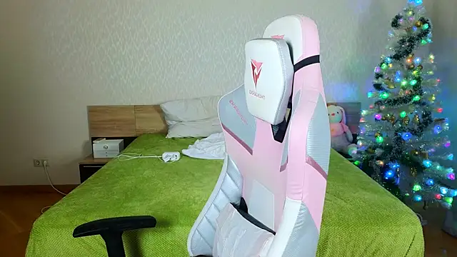 Cowell Adelina online show from December 21, 9:33 am