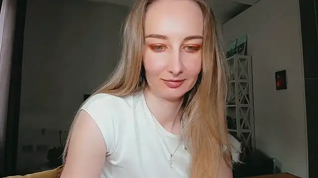 Maiami000 online show from March 19, 1:55 pm