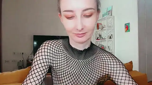 Maiami000 online show from March 9, 12:30 pm