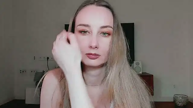 Maiami000 online show from March 5, 12:46 pm