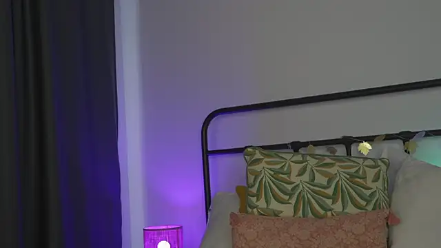 JoanneGG online show from October 28, 9:19 am