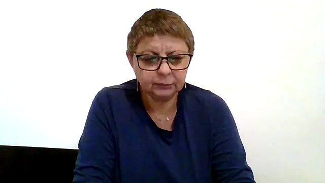 roseblak42 online show from October 9, 2:17 pm