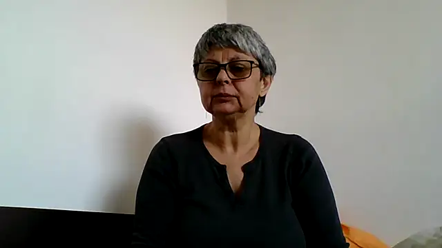 roseblak42 online show from April 5, 7:59 am