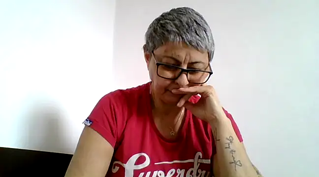 roseblak42 online show from March 17, 9:44 am